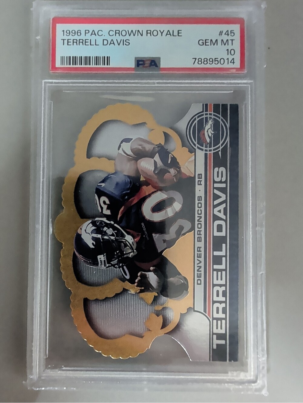 1996 Pacific Crown Royale Terrell Davis Football Card #45 PSA Gem Mint 10